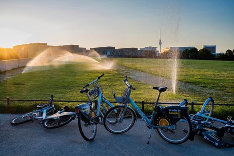 Irrigation in Spreebogenpark, Berlin, Germany, Europe