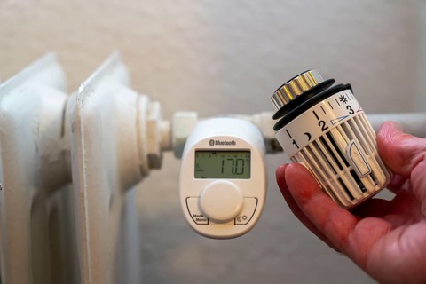 Smart Home application, control of heating, room temperature via Bluetooth, mobile phone,