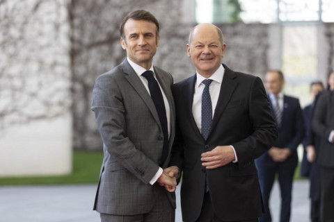 Federal Chancellor Olaf Scholz (SPD) welcomes Emmanuel Macron, President of France, to the Federal