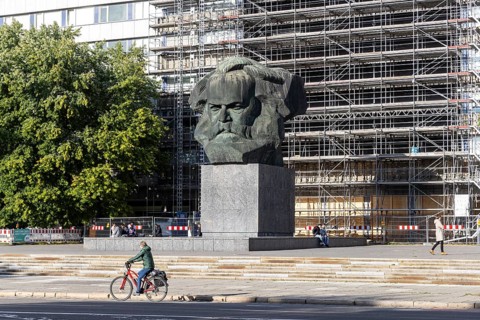 Karl Marx Monument, 40-tonne sculpture, best-known landmark of the city of Chemnitz, Saxony,