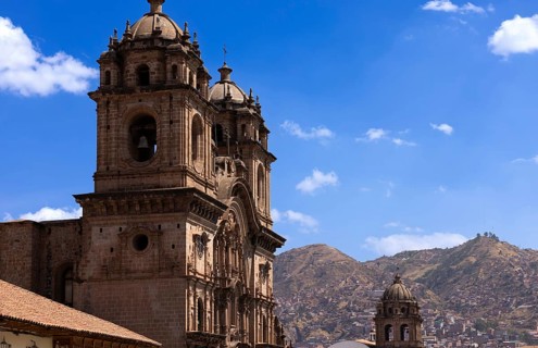 Peru, Cusco, Central Plaza de Armas square in historic city center with churches, monuments and