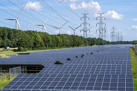 High-voltage power line route, the space underneath is used for a solar park over 5 km long, behind