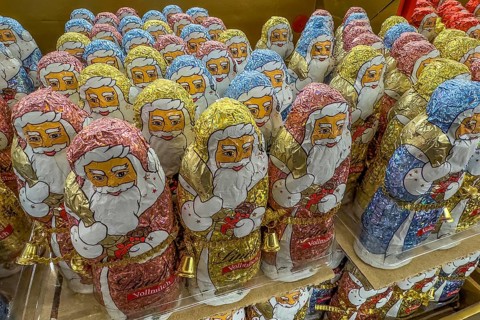 Display in shelf of wholesale of chocolate Father Christmases chocolate Father Christmases Father