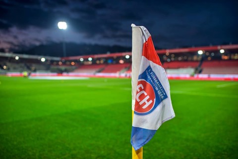 Corner flag, logo 1. FC Heidenheim FCH, stadium interior, evening, Voith-Arena, Heidenheim,