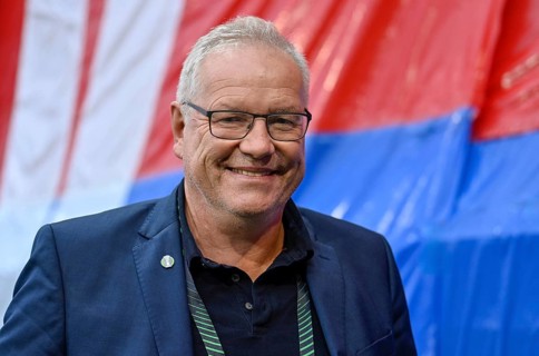 CEO Holger Sanwald 1. FC Heidenheim 1846 FCH Portrait, smiles, UEFA Conference League, Voith-Arena,