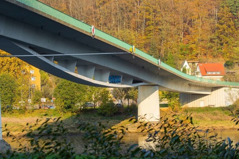 The Elbe bridge in Bad Schandau (B 172) is closed to all traffic with immediate effect. This
