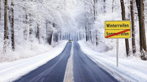 Winter road, compulsory winter tyres, Alpine sign, snow, snowfall, slippery road, road safety, risk