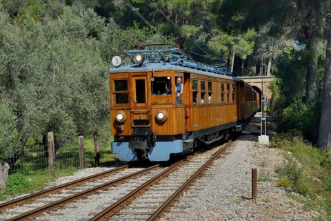 Train Ferrocarril de Sóller at Túnel Major, near Sóller, Majorca, Balearic Islands, Spain, Europe