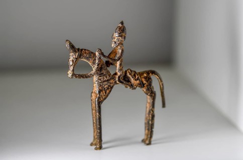 Bronze figure of Bai Bureh (1840-1908) on a horse, ruler of the Kingdom of Koya, art, looted art,