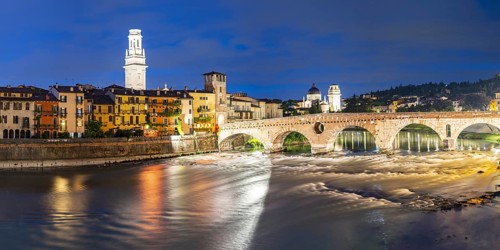 Old Town with the Adige River, Ponte Pietra, Verona, Adige Valley, Veneto, Italy, Europe