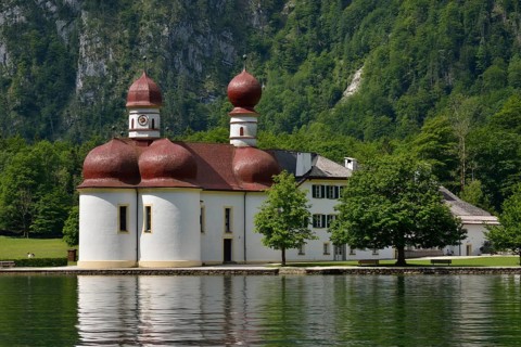 Pilgrimage church of St. Bartholomew on lake Königssee, Upper Bavaria, Bavaria, Germany, Europe