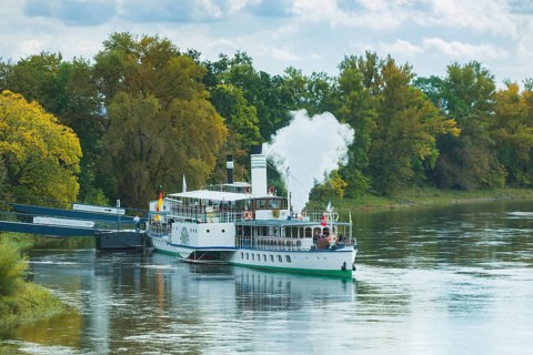 Steamship Leipzig from 1929 of the Sächsische Dampfschifffahrtsgesellschaft casting off in Dresden