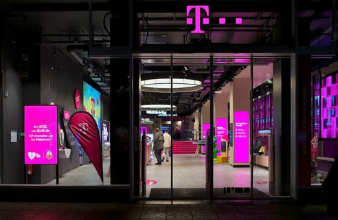 Night shot, Telekom Shop, shop window, pedestrian zone, shopping, logo, shop, branch, Königsstraße,