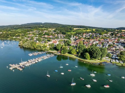 Aerial view of the municipality of Gaienhofen on the south side of the Höri peninsula with the