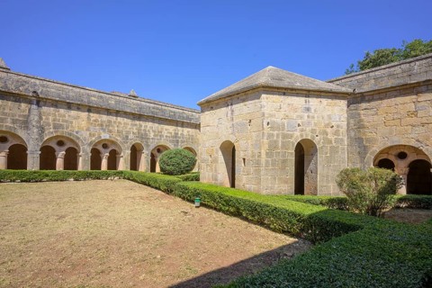 Cloister courtyard, Romanesque Cistercian abbey Le Thoronet, Département Var, France, Europe