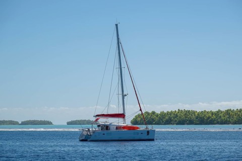 Excursion boat, sailing boat, catamaran, Motus, Tetiaroa, atoll, Marlon Brando Island, French