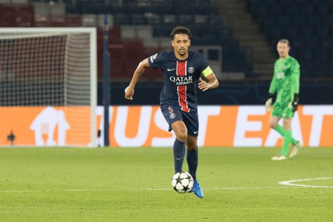 Football match, captain MARQUINHOS Paris St. Germain on the ball, Parc des Princes football