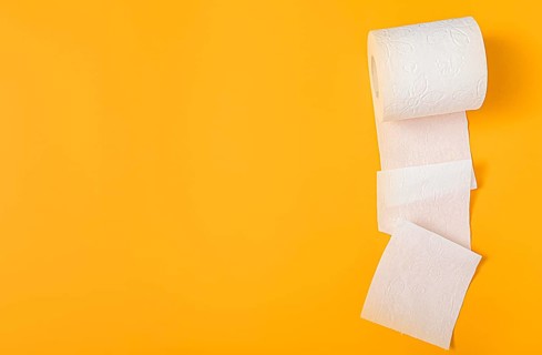 Copy space unfolded toilet paper
