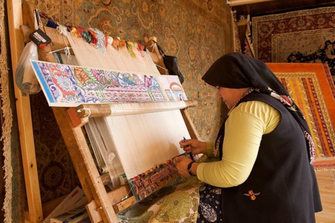 Carpet weaver, carpet weaver in Side, Turkish Riviera, Turkey, Asia