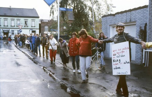 Ruhr area. Human chain of the peace movement ca. 1982-4