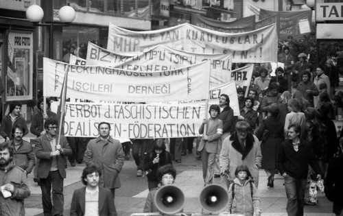 A ban on the Turkish right-wing organisation Graue Woelfe and the NPD was demanded by predominantly