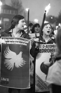 A torchlight procession for disarmament and against nuclear missiles moved to the Ministry of