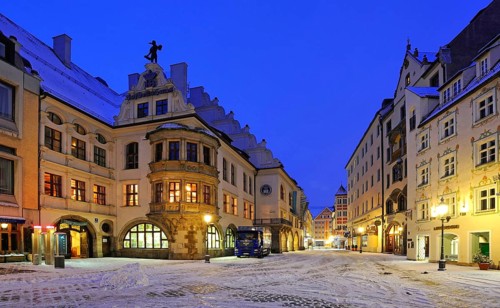 Tavern Hofbräuhaus, Hofbrauhaus, in early morning, in winter with snow, Munich, Bavaria, Germany,