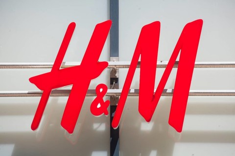 Logo, H&M, Hennes & Mauritz, clothing shop, fashion, Germany, Europe