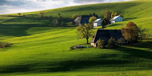 Old farms in the landscape in autumn, Breitnau, Black Forest, Baden-Württemberg, Germany, Europe