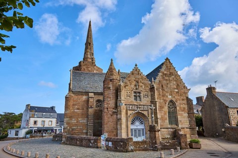 Chapelle de la Clarté Notre Dame de la Clarté. Church built between the 15th and 18th centuries in