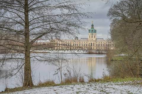 Carp pond, palace park, Charlottenburg Palace in winter, Charlottenburg, Berlin, Germany, Europe