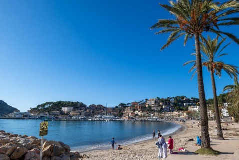 Beach on the promenade of Port de Sóller, north-west coast, Serra de Tramuntana, Majorca, Balearic