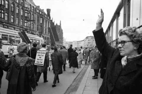 The 1st Easter March against nuclear weapons on German soil was held on 17. 4. 1960, here in