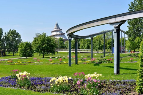 Federal Garden Show grounds Magdeburg, large Cracauer Anger, millennium tower, suspension railway