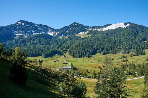 Stolzenberg, Rotkopf and Roßkopf with Albert-Link-Hütte and Valepper Almen, Spitzingsee,