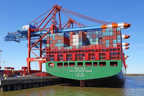 CSCL Atlantic Ocean im Hamburger Hafen, The huge CSCL Atlantic Ocean (China Shipping) landed in