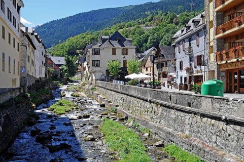 River Garonne, Cataluna, Vielha e Mijaran, Viella, Val d'Aran, Arantal, Pyrenees, Lleida Province,