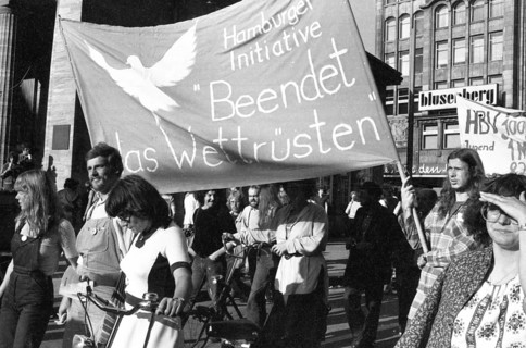 Demonstration of the DGB Youth on Anti-War Day. On 01.09.1980 in Hamburg, Germany, Europe