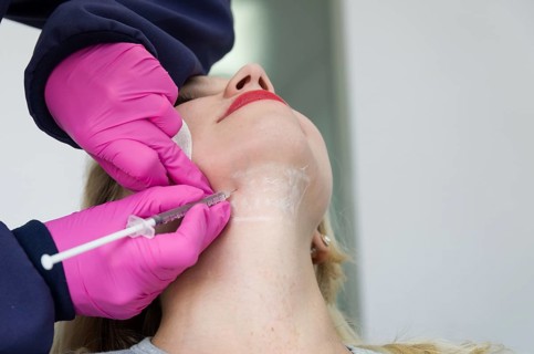 Great concept of aesthetic treatment of jowls, injection of deoxycholic acid