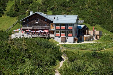 Carl-von-Stahl-Haus, mountain hut of the Salzburg section of the Austrian Alpine Club, Torrener