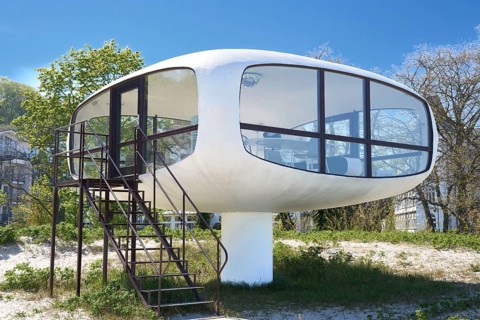 Former rescue tower, beach watch tower, by the architect Ulrich Müther, Müther Tower, modern