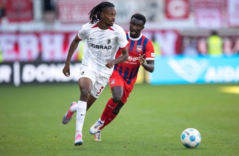 Football match, Jordy MAKENGO SC Freiburg left on the ball looking towards the penalty area,