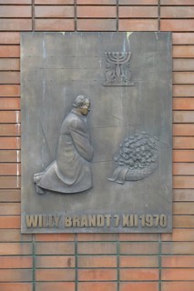 Memorial to Willy Brandt, Kneeling in Warsaw, Warsaw, Poland, Europe