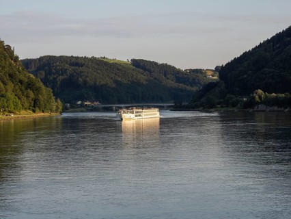 River cruise ship near Grein on the Danube, Mühlviertel region, Upper Austria, Austria, Europe