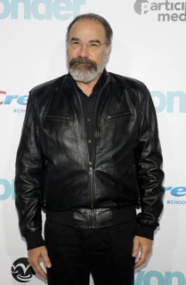 Mandy Patinkin at the Los Angeles premiere of 'Wonder' held at the Regency Village Theatre in