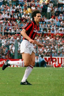 Football match, Dutch international Marco VAN BASTEN AC Milan running to the right, Sinigaglia