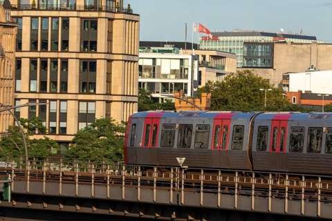 Underground, Hamburger Verkehrsverbund HVV, local transport, railway line in the evening light with