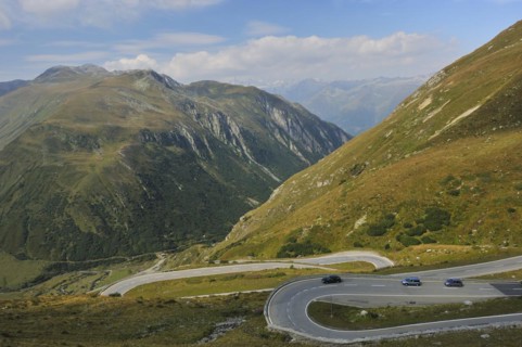 Alte Tremolastraße zum St. Gotthardpass im Herbst