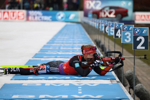 Janina Hettich-Walz (SC Schönwald/GER) at the shooting range at the IBU Biathlon World Cup Sprint