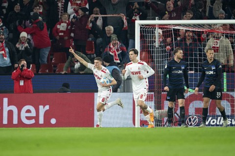 BEAUTIFUL SPORTS/ (DFL/DFB REGULATIONS PROHIBIT ANY USE OF PHOTOGRAPHS AS IMAGE SEQUENCES AND/OR